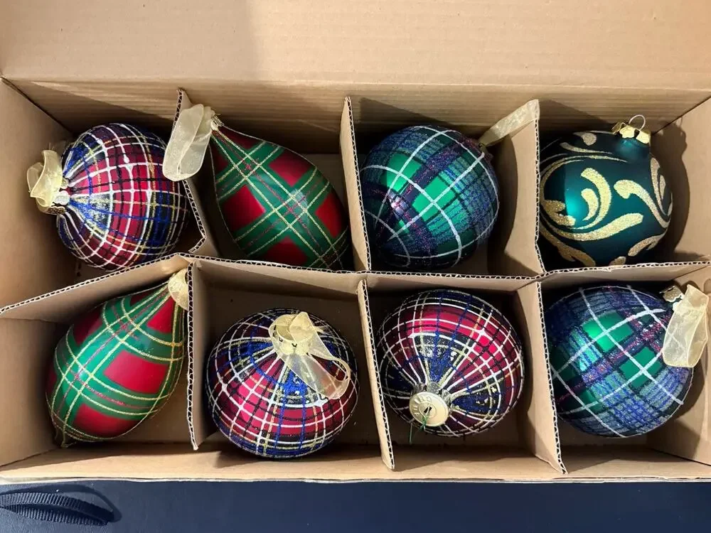 Vintage Jeffrey Banks Home Set of 8 Large Plaid Tartan Glass Ornaments w/ Box